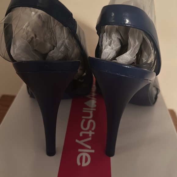 Sexy blue sandal, size 11 - Picture 3 of 5